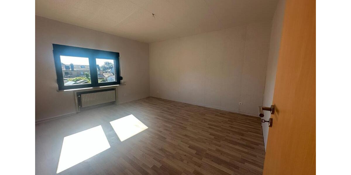 Einfamilienhaus Duisburg Walsum - 7 Zimmer, 150 m&sup2;, 390.000&euro; | Angebot:27537597