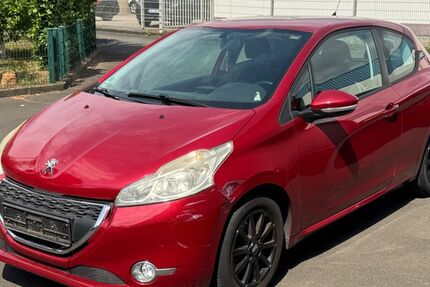 Peugeot 208 141.500 km 1.999 &euro; Mülheim an der Ruhr 45473