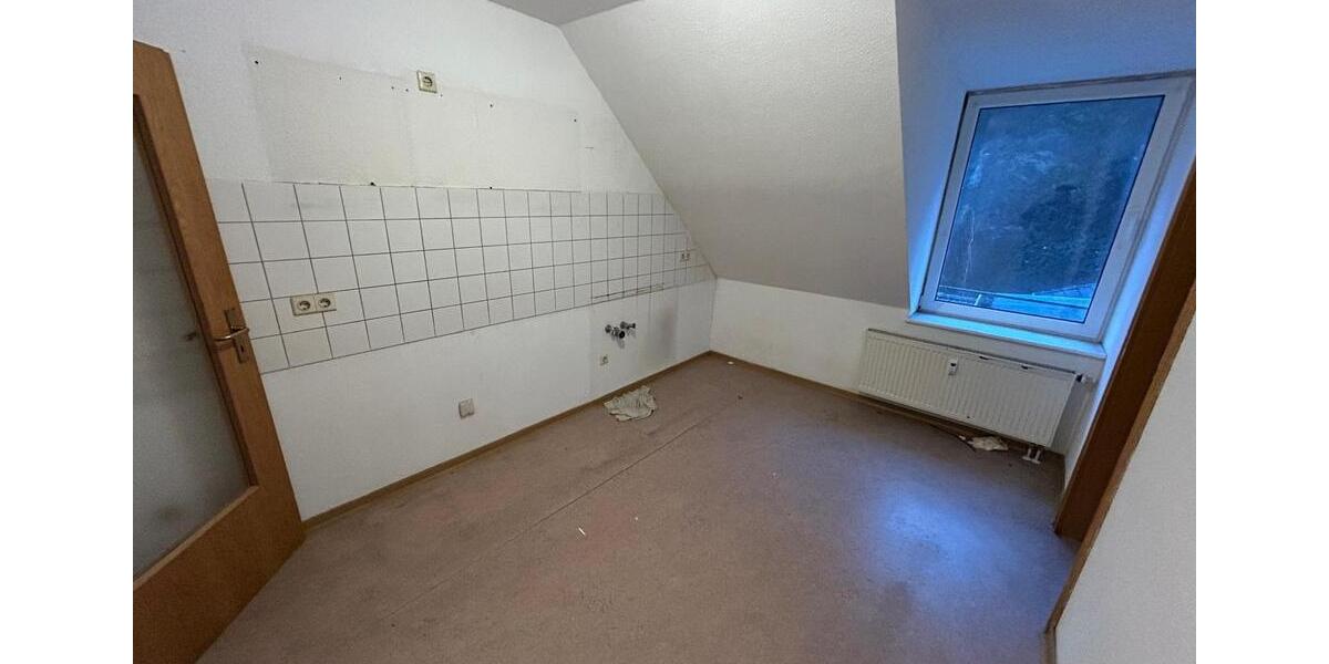 Dachgeschoßwohnung Wuppertal Arrenberg - 3 Zimmer, 100 m&sup2;, 750&euro; | Angebot:25542378