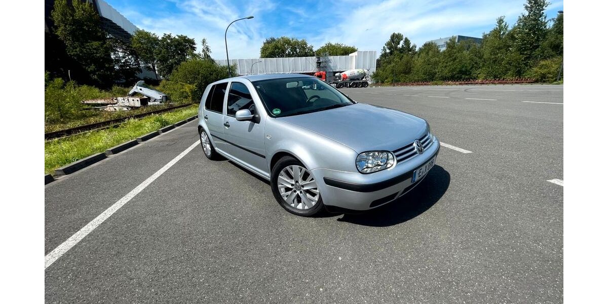 VW Golf 82.800 km 2.999 &euro; Essen 45327