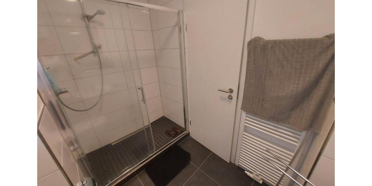 Etagenwohnung Krefeld - 1 Zimmer, 30 m&sup2;, 570&euro; | Angebot:26442301