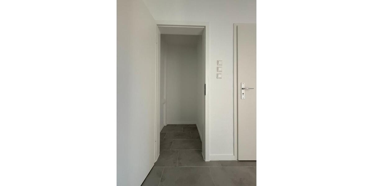 Etagenwohnung Duisburg Mittelmeiderich - 2 Zimmer, 72 m&sup2;, 880&euro; | Angebot:27565931