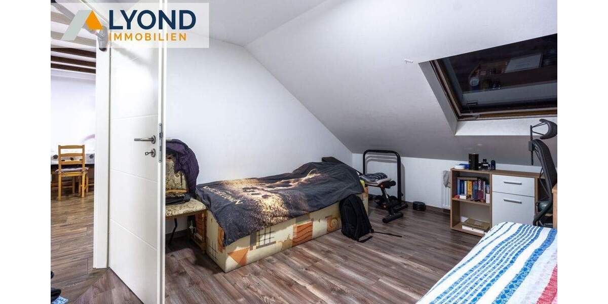 Etagenwohnung Moers Repelen - 4 Zimmer, 90 m&sup2;, 145.000&euro; | Angebot:25676842