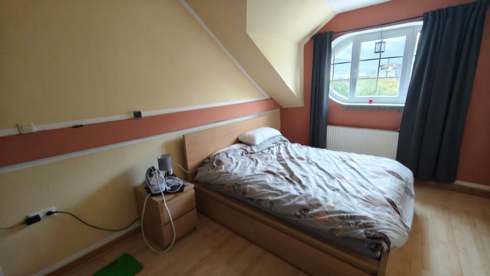 Dachgeschoßwohnung Düsseldorf Stadtbezirk 8 - 3 Zimmer, 85 m&sup2;, 1.100&euro; | Angebot:26475296