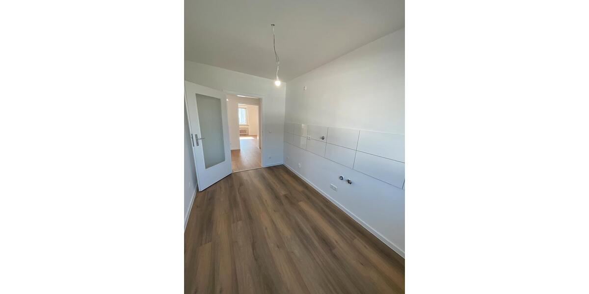 Etagenwohnung Neuss Augustinusviertel - 1 Zimmer, 77 m&sup2;, 889&euro; | Angebot:25854645