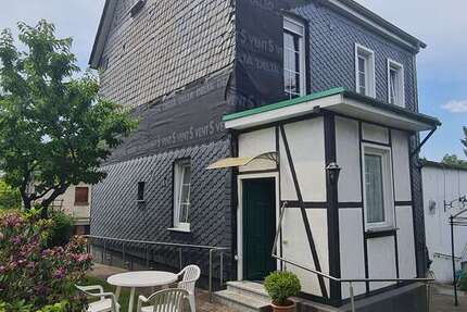 Haus Solingen Mitte - 9 Zimmer, 200 m&sup2;, 444.000&euro; | Angebot:21219695