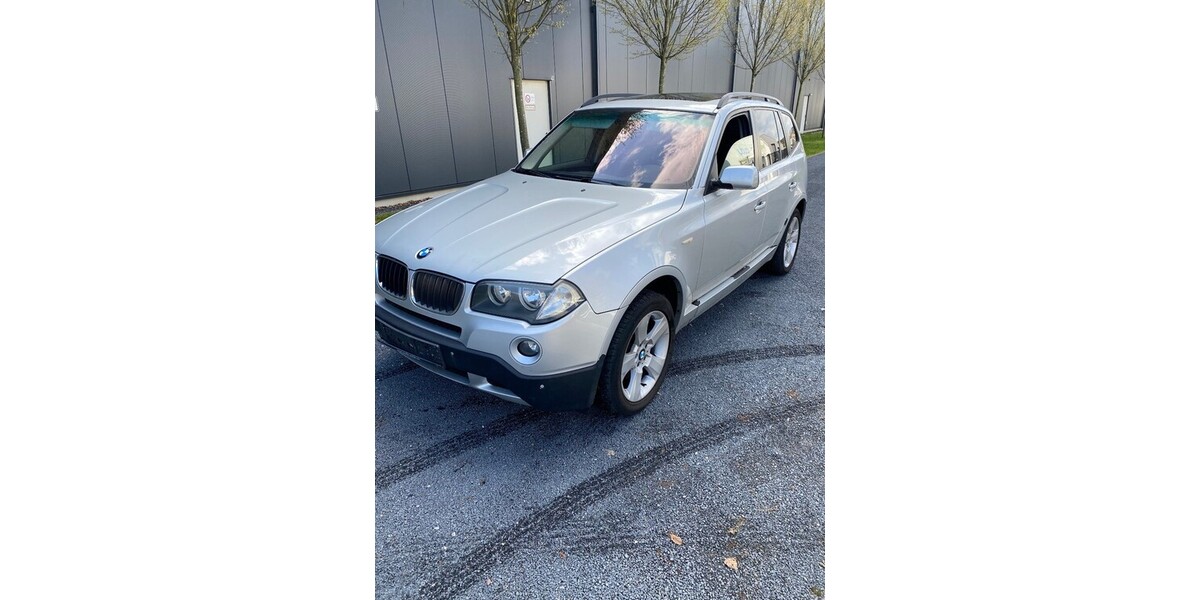 BMW X3 xDrive20d Aut/PANORAMA.SPORTSITZE:18-ZOLL.P 223.000 km 3.000 &euro; Hilden 40721