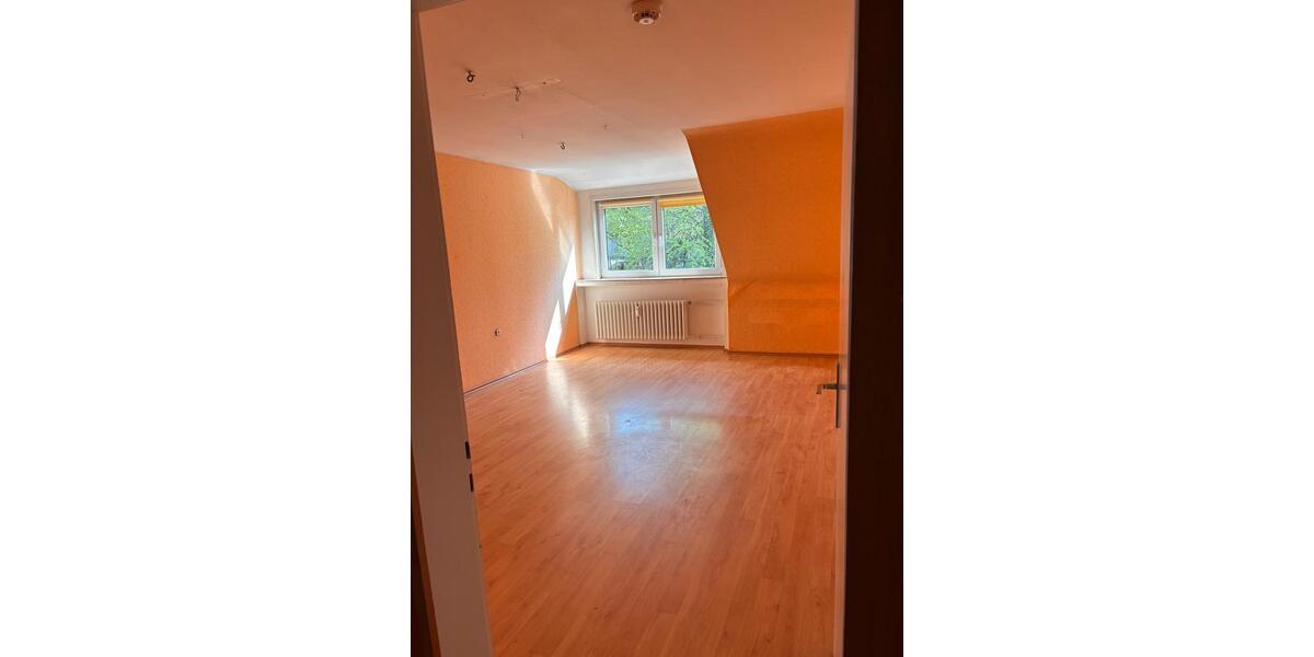Dachgeschoßwohnung Erkrath - 3 Zimmer, 85 m&sup2;, 890&euro; | Angebot:26329360