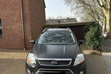 Ford Kuga 94.000 km 7.400 &euro; Duisburg 47166