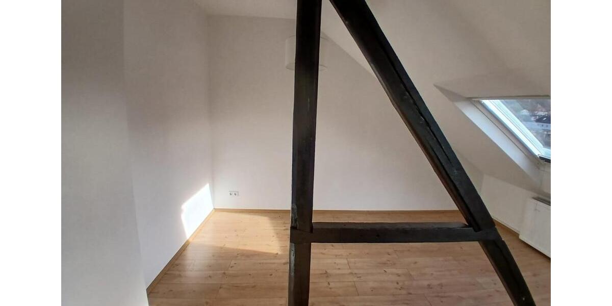 Dachgeschoßwohnung Wuppertal Gemarkung Vohwinkel - 2 Zimmer, 75 m&sup2;, 650&euro; | Angebot:25268235