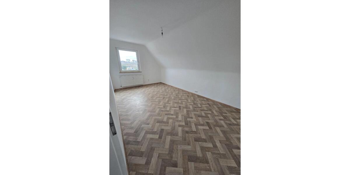 Dachgeschoßwohnung Velbert Velbert-Mitte - 3.5 Zimmer, 70 m&sup2;, 650&euro; | Angebot:25405142
