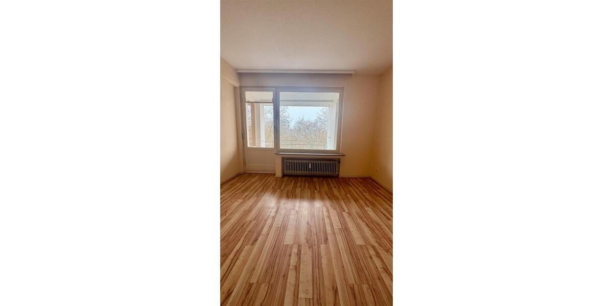 Etagenwohnung Düsseldorf Düsseltal - 3 Zimmer, 80 m&sup2;, 1.690&euro; | Angebot:25943662