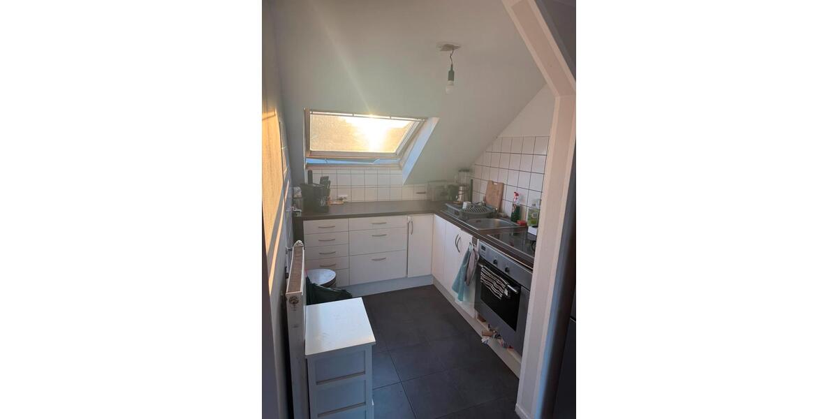 Dachgeschoßwohnung Mülheim an der Ruhr - 2 Zimmer, 50 m&sup2;, 750&euro; | Angebot:27543493