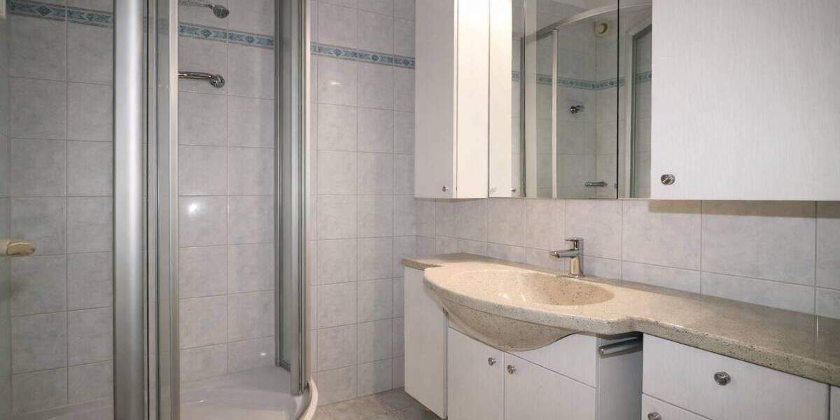 Etagenwohnung Neuss Stadionviertel - 3 Zimmer, 78 m&sup2;, 275.000&euro; | Angebot:25689677