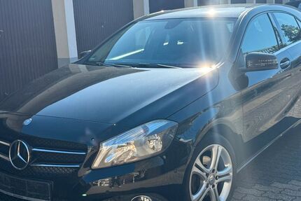 Mercedes-Benz A 180 166.000 km 9.840 &euro; Düsseldorf 40468