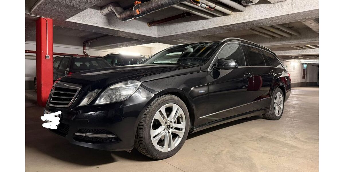 Mercedes-Benz 220 305.127 km 10.750 &euro; Grevenbroich 41515