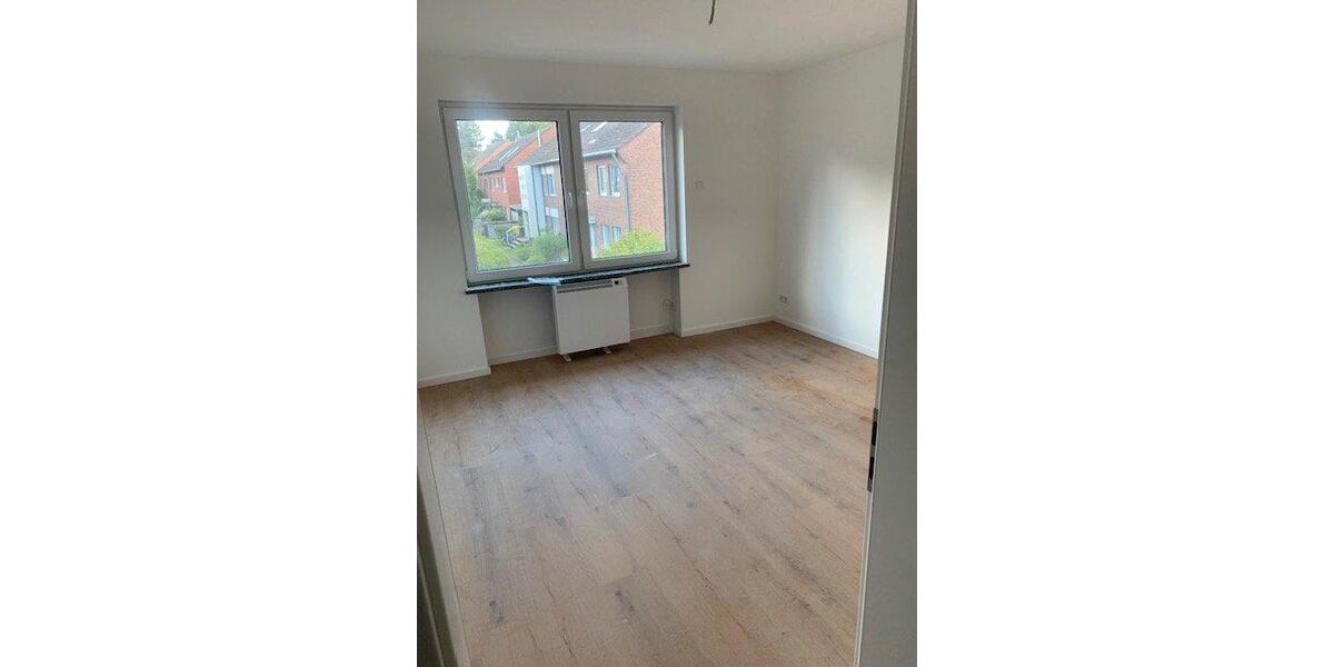 Etagenwohnung Neuss Augustinusviertel - 3 Zimmer, 92 m&sup2;, 1.200&euro; | Angebot:27565901