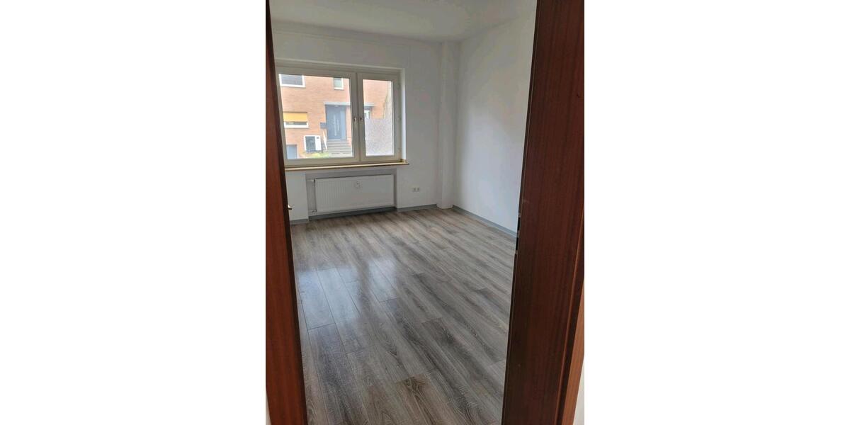 Etagenwohnung Mönchengladbach Ost - 4.5 Zimmer, 90 m&sup2;, 1.400&euro; | Angebot:25922773