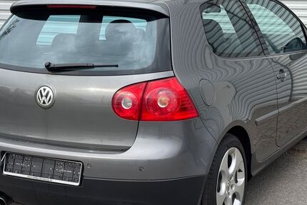 VW Golf 139.000 km 8.790 &euro; Solingen 42719