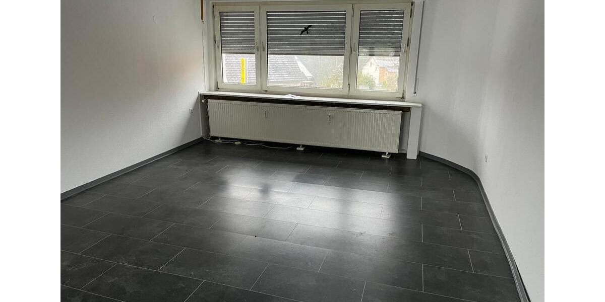 Etagenwohnung Burscheid - 2 Zimmer, 90 m&sup2;, 780&euro; | Angebot:25294112