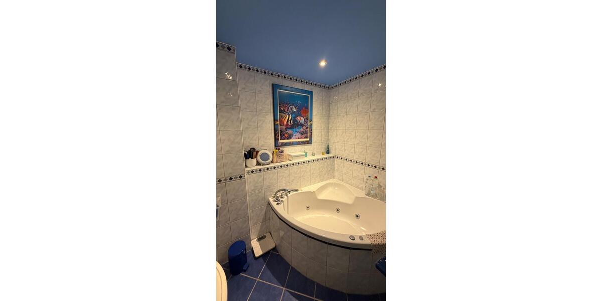 Erdgeschoßwohnung Düsseldorf Stadtbezirk 9 - 3 Zimmer, 98 m&sup2;, 1.700&euro; | Angebot:27551938