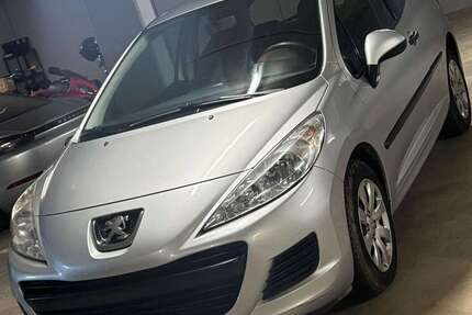 Peugeot 207 159.000 km 2.300 &euro; Düsseldorf, Stadt 40221