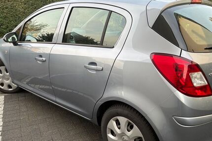 Opel Corsa 151.980 km 2.950 &euro; Remscheid 42855