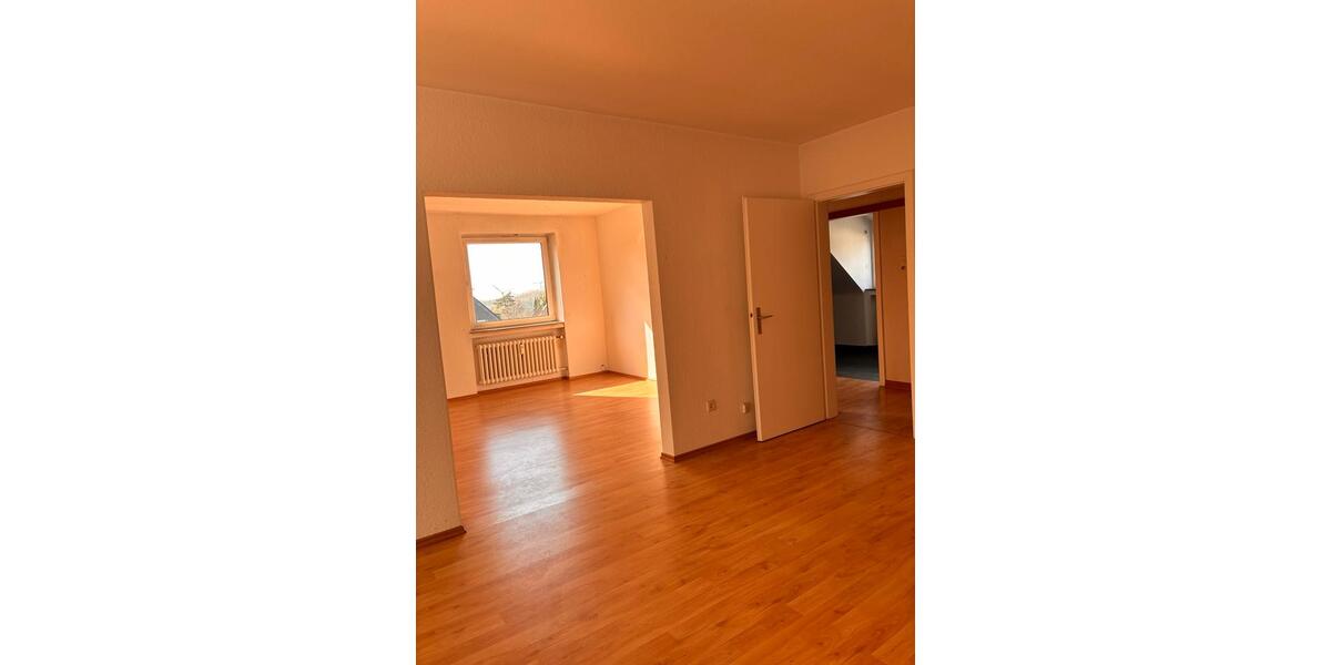 Dachgeschoßwohnung Erkrath - 3 Zimmer, 85 m&sup2;, 890&euro; | Angebot:26329360