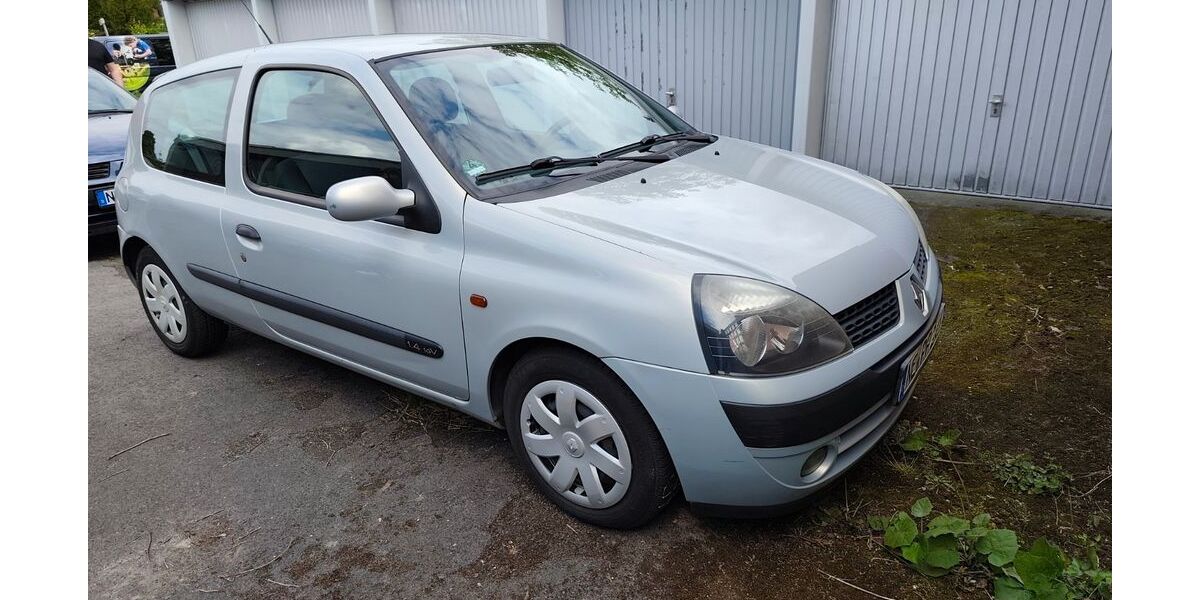 Renault Clio 89.809 km 2.650 &euro; Neuss 41472