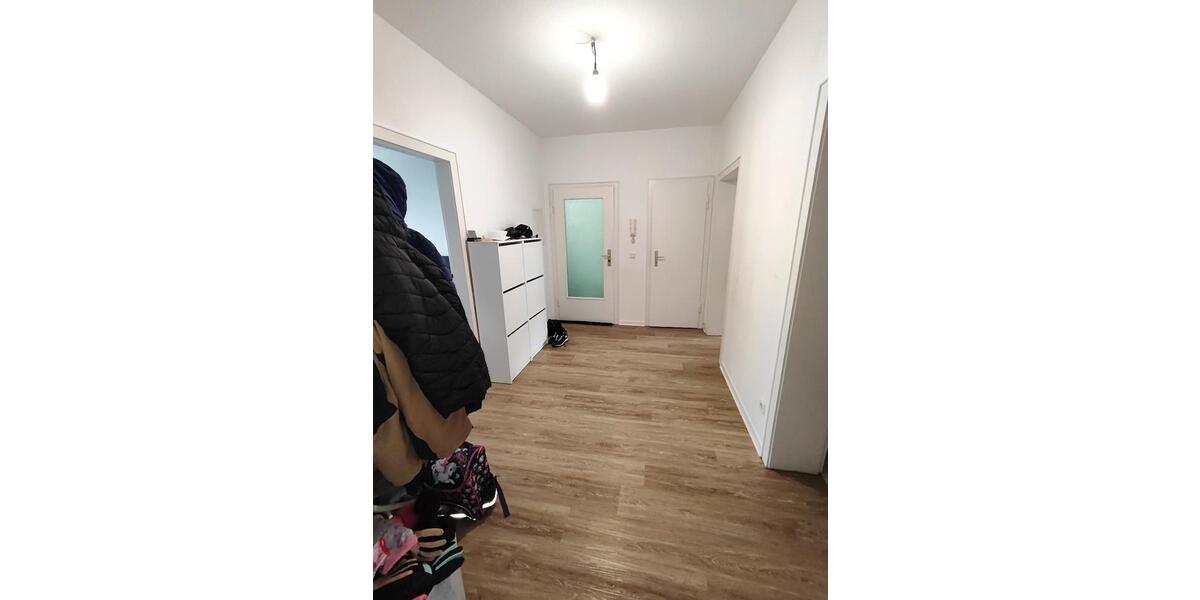 Etagenwohnung Krefeld - 3 Zimmer, 92 m&sup2;, 820&euro; | Angebot:25217900