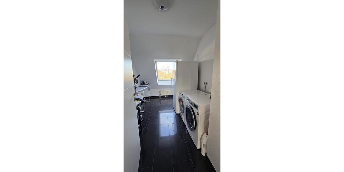 Dachgeschoßwohnung Solingen Ohligs - 2 Zimmer, 57 m&sup2;, 170.000&euro; | Angebot:25642570