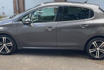 Peugeot 208 90.580 km 8.800 &euro; Krefeld 47799