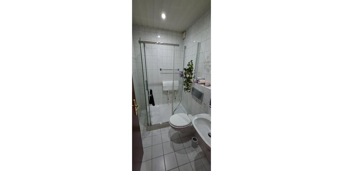 Hochparterre Solingen - 3 Zimmer, 102 m&sup2;, 234.000&euro; | Angebot:26765873