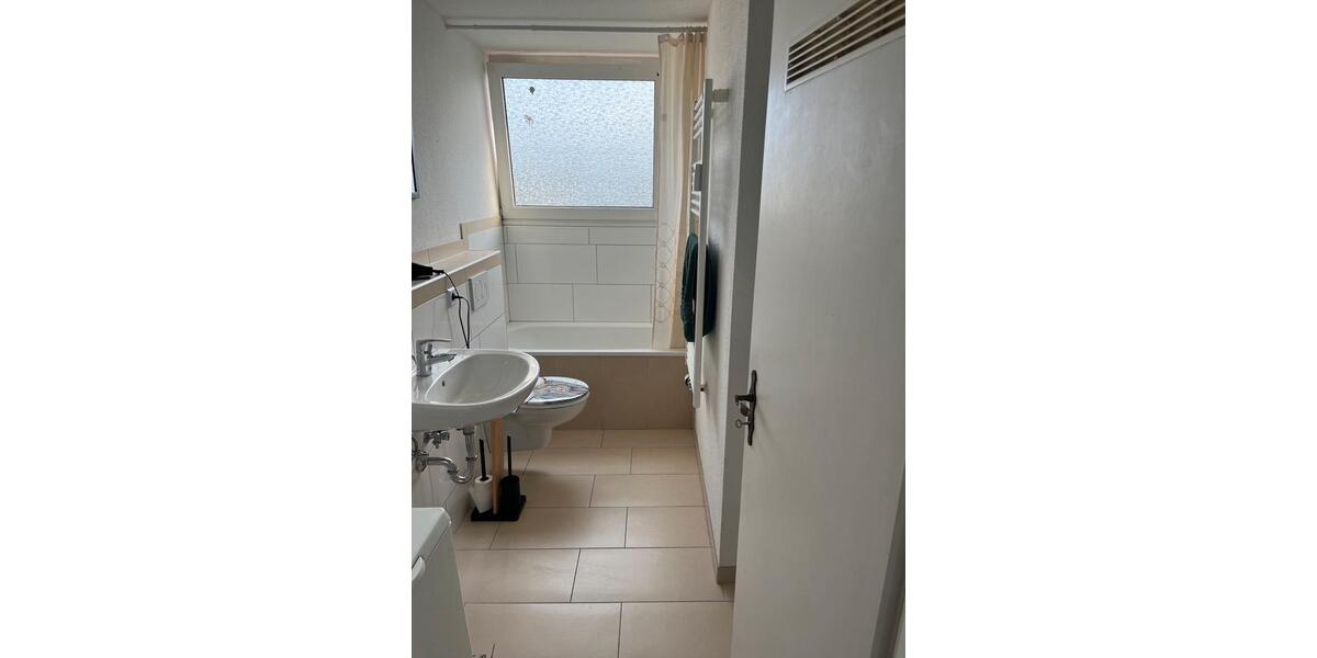 Dachgeschoßwohnung Duisburg Essenberg - 3 Zimmer, 68 m&sup2;, 578&euro; | Angebot:25257719