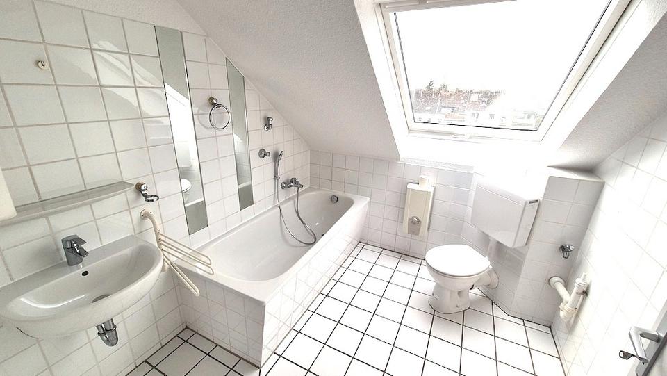 Dachgeschoßwohnung Krefeld - 2 Zimmer, 68 m&sup2;, 650&euro; | Angebot:25236454