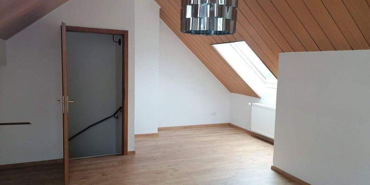 Etagenwohnung Essen Frohnhausen - 3 Zimmer, 93 m&sup2;, 700&euro; | Angebot:25659267