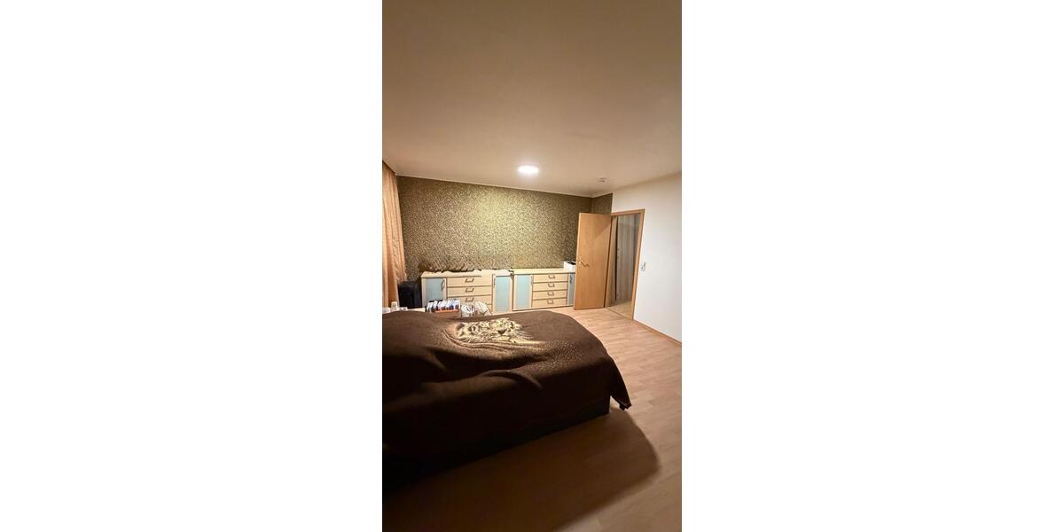 Erdgeschoßwohnung Düsseldorf Stadtbezirk 9 - 3 Zimmer, 98 m&sup2;, 1.700&euro; | Angebot:27551938
