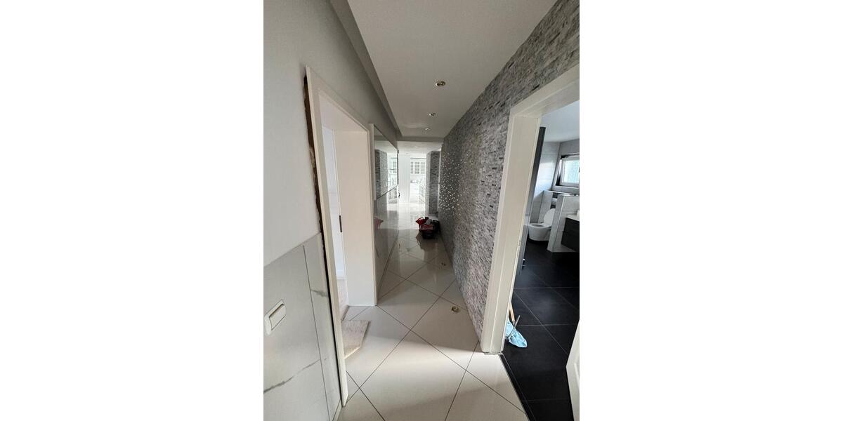 Etagenwohnung Duisburg Mittelmeiderich - 6 Zimmer, 169 m&sup2;, 253.000&euro; | Angebot:26929867