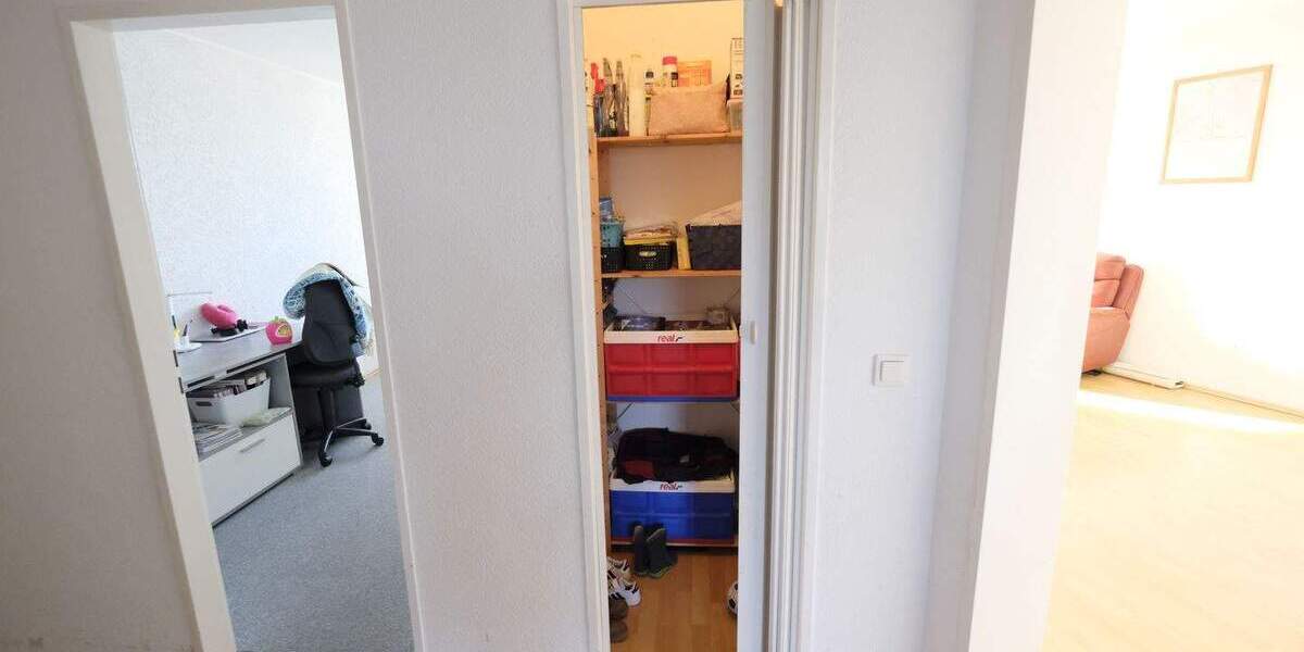 Etagenwohnung Duisburg Hochheide - 3 Zimmer, 87 m&sup2;, 110.000&euro; | Angebot:25798808