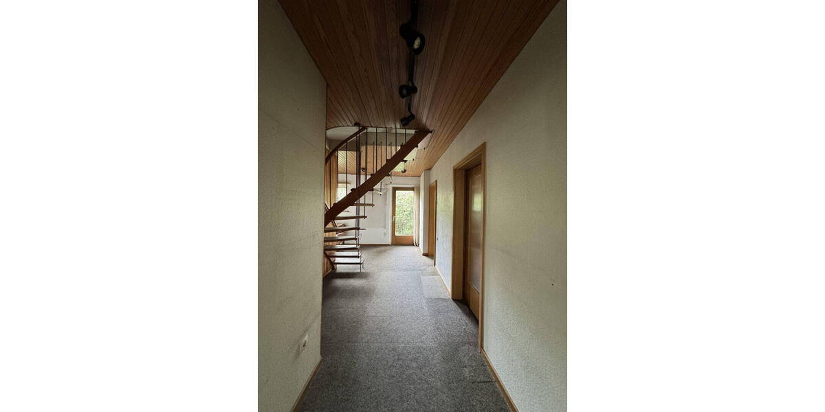 Einfamilienhaus Essen Bergerhausen - 8 Zimmer, 180 m&sup2;, 440.000&euro; | Angebot:26583846