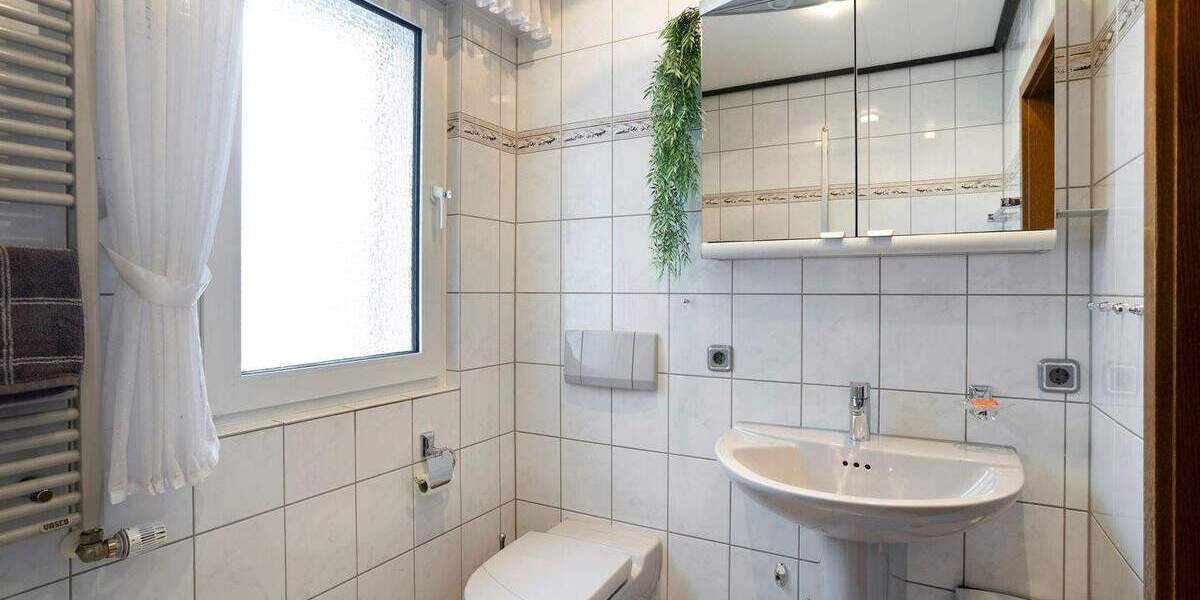 Mehrfamilienhaus, Wohnhaus Oberhausen Buschhausen - 7 Zimmer, 217 m&sup2;, 330.000&euro; | Angebot:25799175