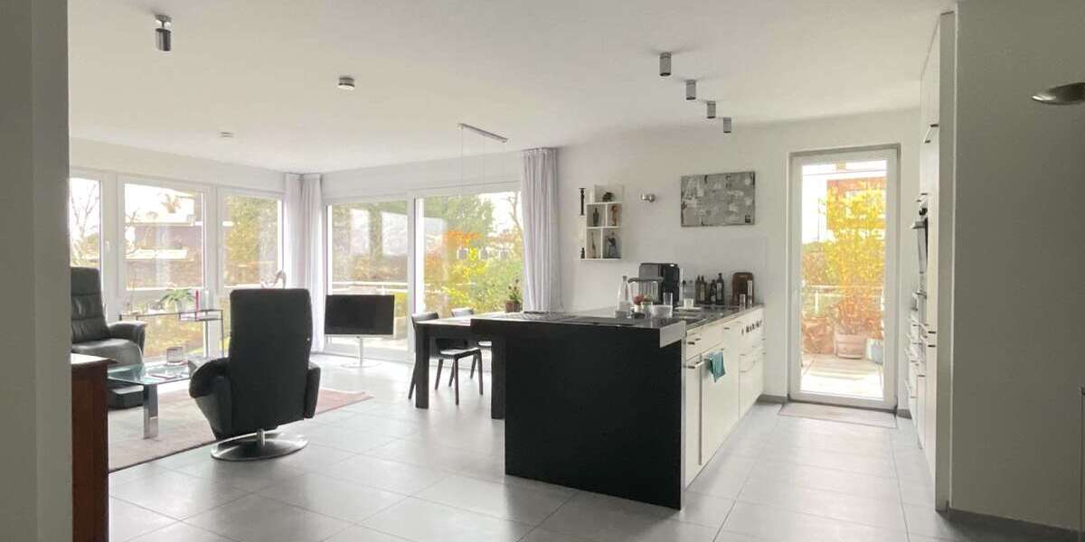 Etagenwohnung Düsseldorf Stadtbezirk 8 - 4 Zimmer, 133 m&sup2;, 2.250&euro; | Angebot:26521083