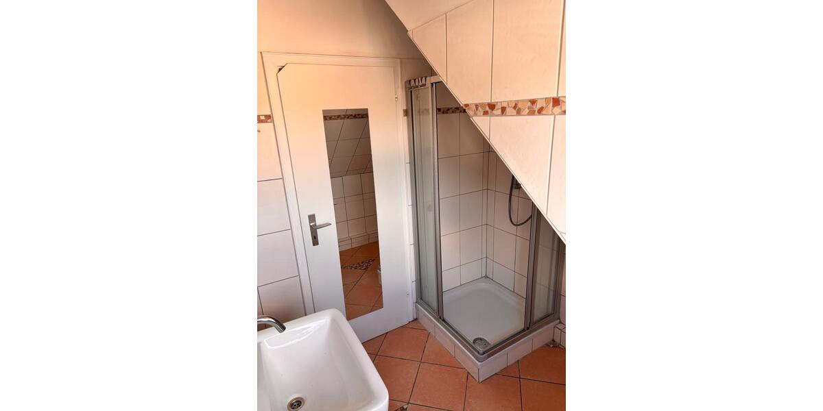 Dachgeschoßwohnung Erkrath - 3 Zimmer, 85 m&sup2;, 890&euro; | Angebot:26329360