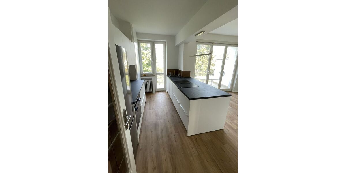 Beste Lage in Oberkassel mit Traumblick auf den Rhein - Maisonettenwohnung Düsseldorf Oberkassel | Angebot:26964483