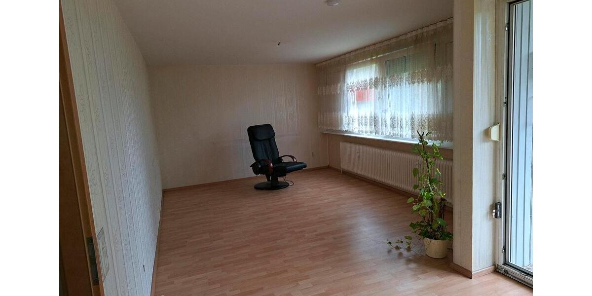 Erdgeschoßwohnung Dormagen Hackenbroich - 4 Zimmer, 91 m&sup2;, 240.000&euro; | Angebot:27535731