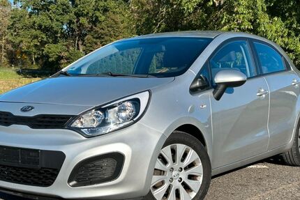 Kia Rio 142.300 km 4.990 &euro; Neukirchen-Vluyn 47506
