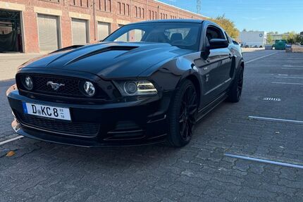 Ford Mustang 128.000 km 16.000 &euro; Düsseldorf - Bezirk 8 40625
