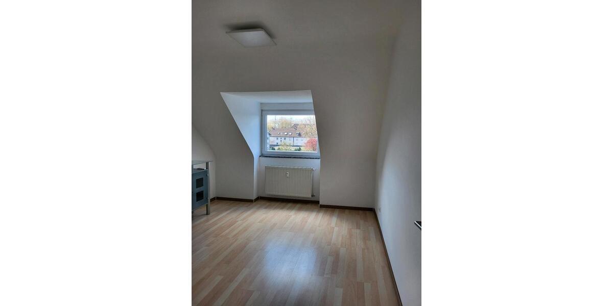 Dachgeschoßwohnung Essen Stadtbezirk V - 2.5 Zimmer, 47 m&sup2;, 650&euro; | Angebot:26003627
