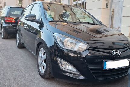 Hyundai i20 212.461 km 3.750 &euro; Düsseldorf 40468