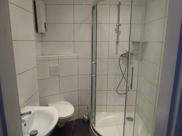 Gewerbeobjekt Düsseldorf Rath - 8 Zimmer, 156 m&sup2;, 350.000&euro; | Angebot:25665195